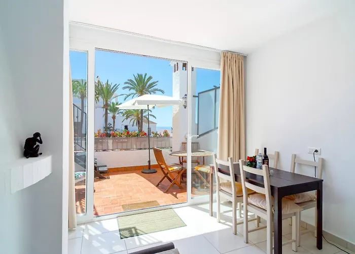 Hibiscos Seaview Terrace By Casasol